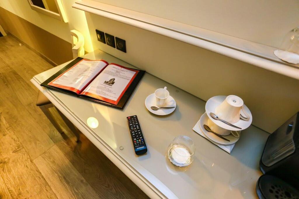 Cit'Hotel - Hotel Le Cedre ノワイヨン エクステリア 写真
