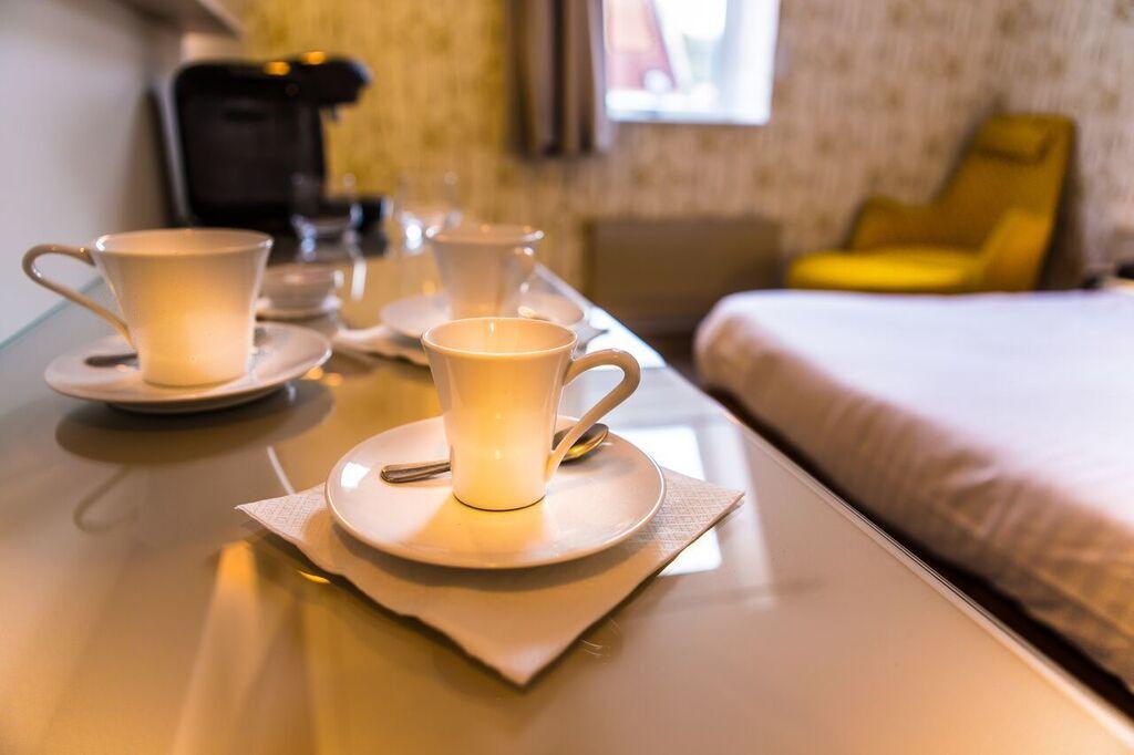 Cit'Hotel - Hotel Le Cedre ノワイヨン エクステリア 写真